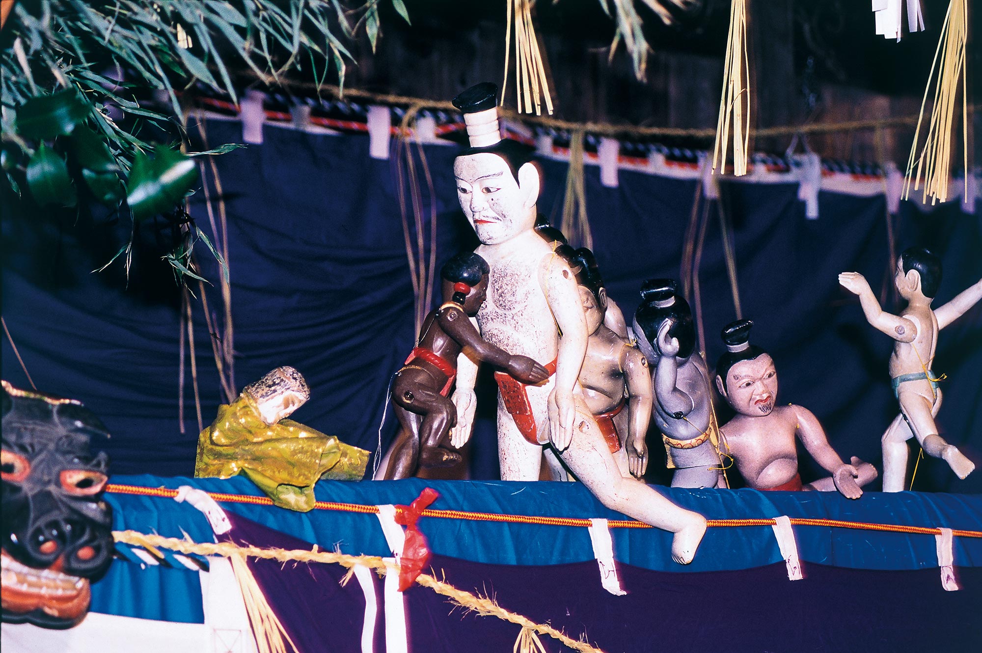 奈良時代から伝わる古要舞。